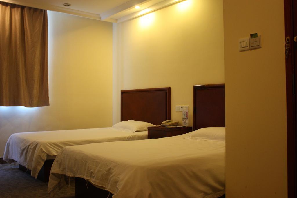 Gma Hotel Shanghai Wuning Road Zhenping Road Metro Station ภายนอก รูปภาพ